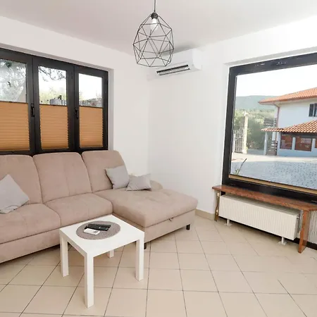 Lu With Free Parking Koper