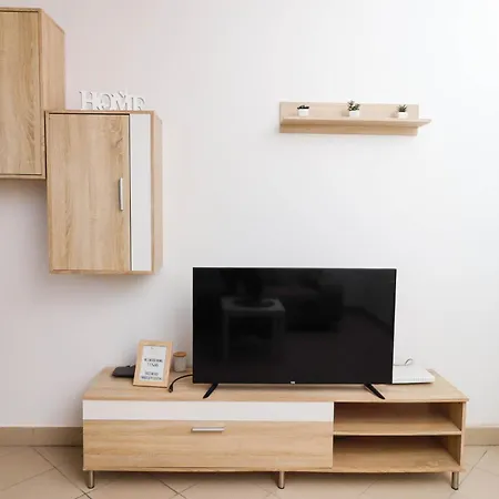 Lu With Free Parking *