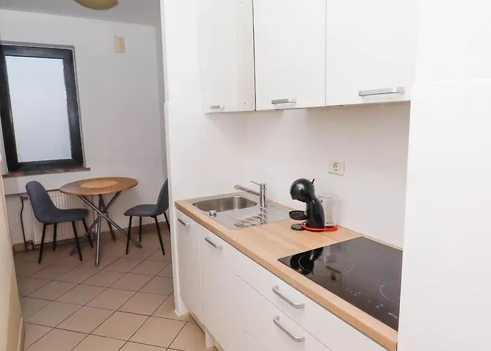 Lu With Free Parking *